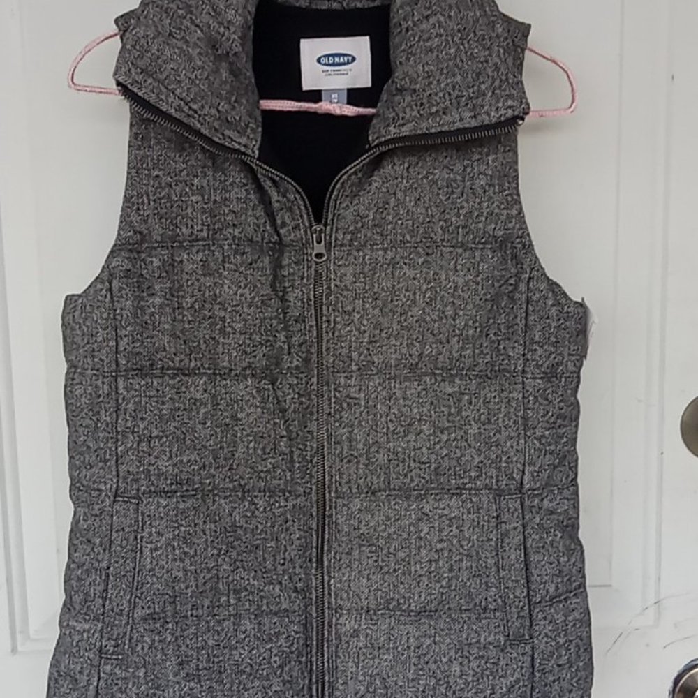 Women's Old Navy Puffer Vest, Gray, Size XS Black Fleece Lined Full Zip Up.